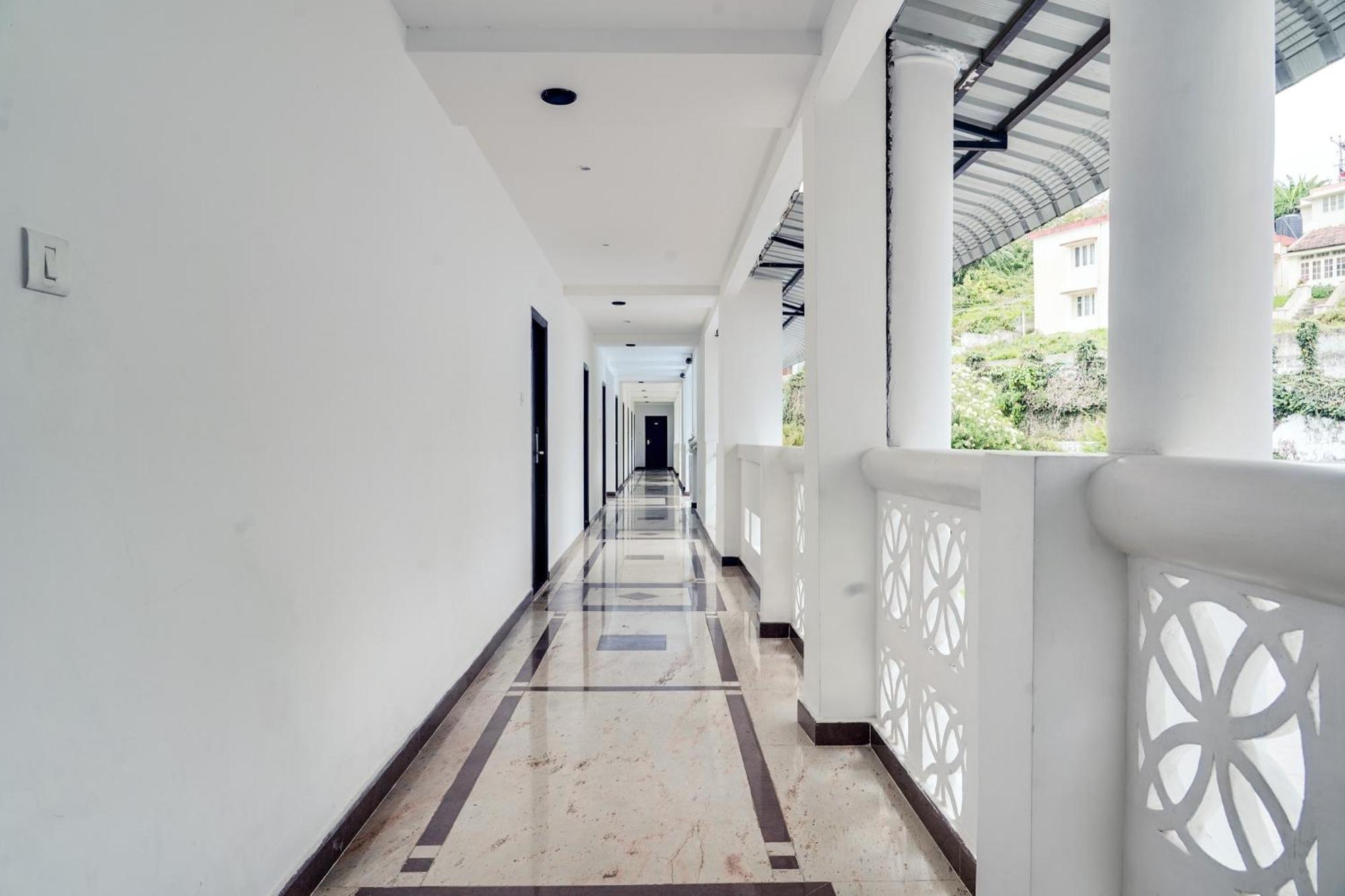 فندق Collection O Coastal Grand Kurunji Meredian كوديكانال المظهر الخارجي الصورة