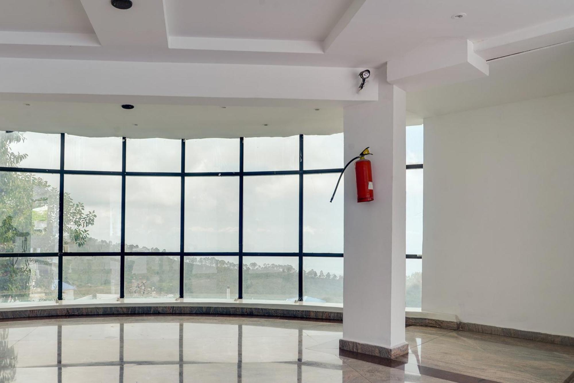 فندق Collection O Coastal Grand Kurunji Meredian كوديكانال المظهر الخارجي الصورة